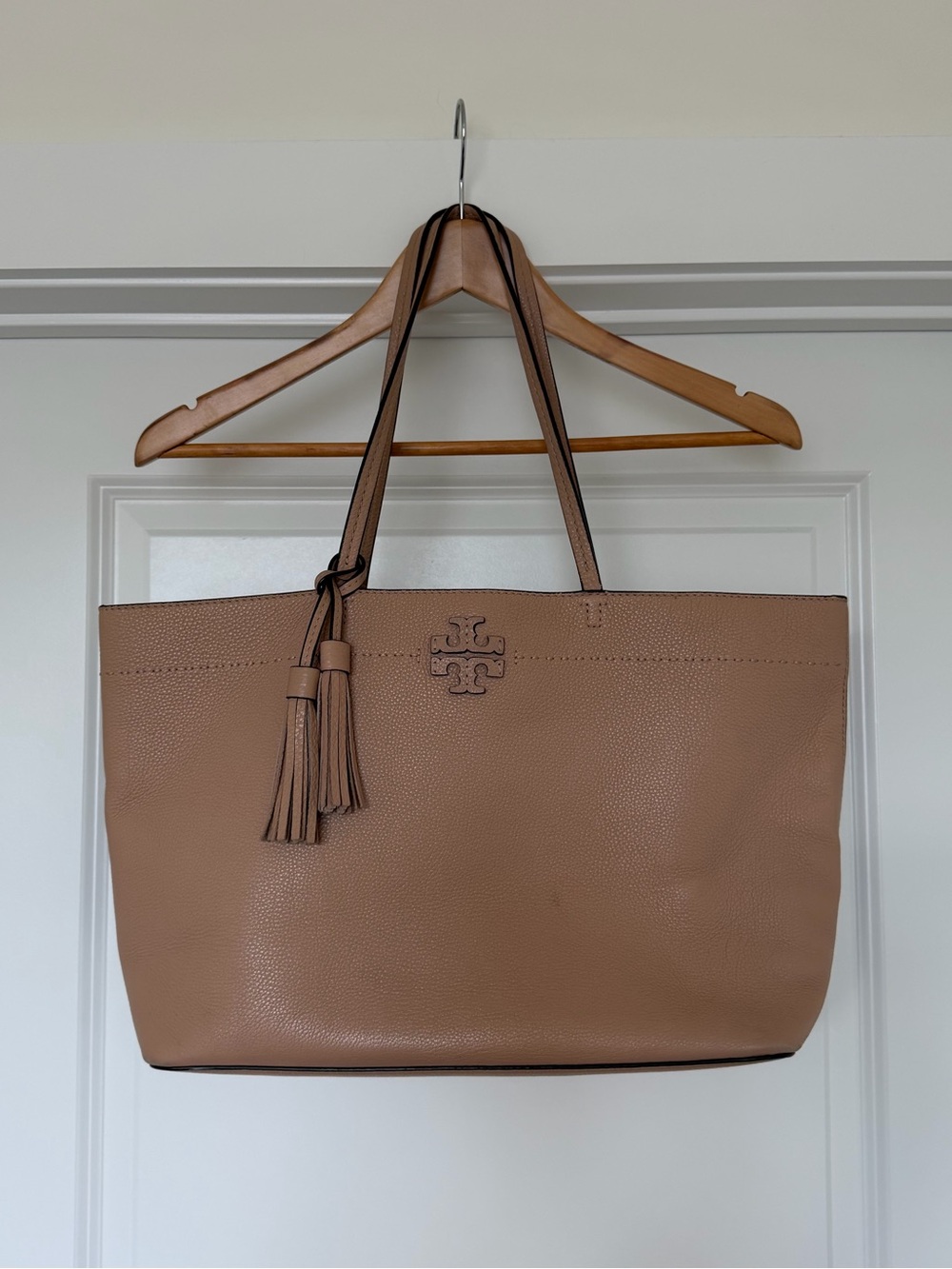 Tory Burch McGraw Large Pebbled Leather Tote Tan Beige Tassel